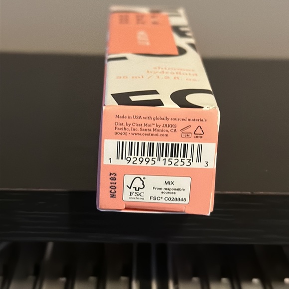 One of One Milk it Shinmer hydrafluid - Picture 2 of 2